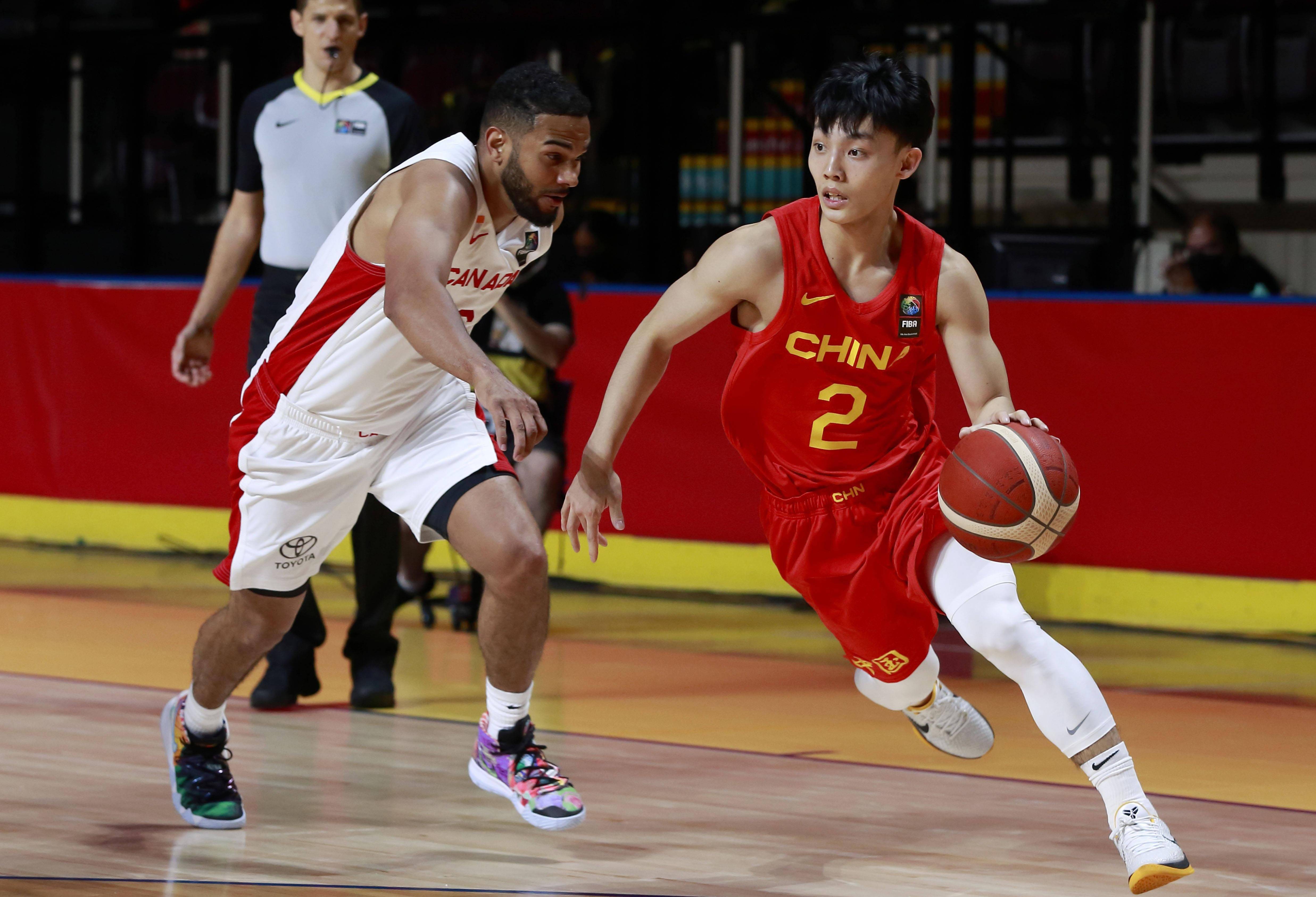 郭艾伦受伤赛季悬了,杨鸣跟乔帅受到双重打击,6大替补也将出炉_比赛