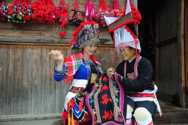 瑶族服饰-钟华摄04,充满魅力的非遗韶关历史文化深厚,孕育出很多