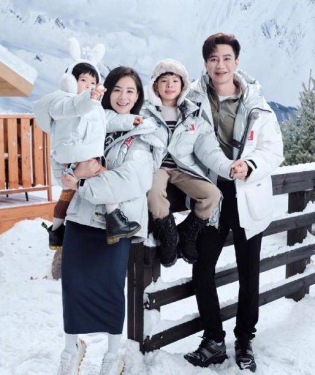 从恋爱到结婚,刘璇和王弢已经在一起二十多年,事业上两个人都是各自