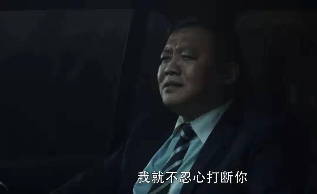 搞笑了一边歇斯底里的吼一边静静地看着你吼…海哥最气的是,李成阳不