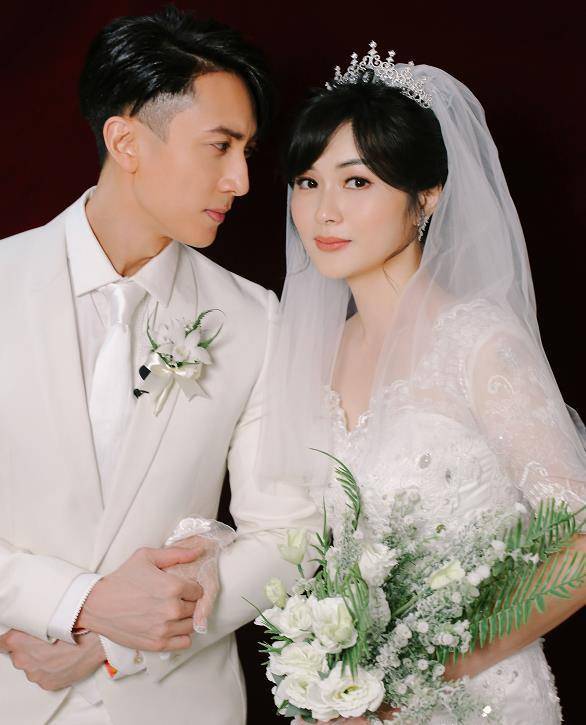 吴尊晒出与妻子林丽吟婚纱照,甜蜜告白"我愿意被你捆绑一辈子"_感情
