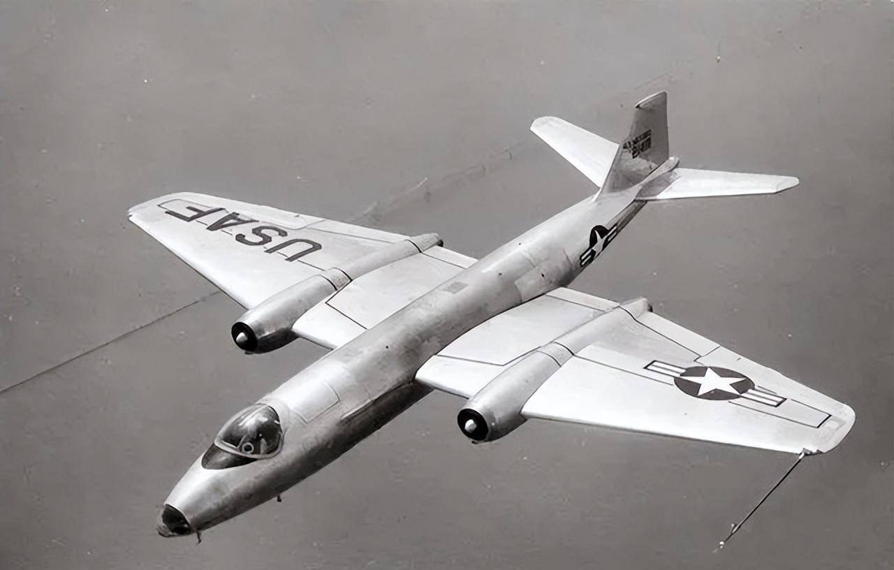 RB-57D高空侦察机图片