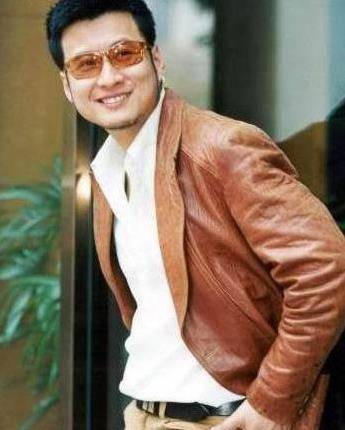 19年前火遍全国,如今在地摊讨价还价,孙兴究竟经历了什么?