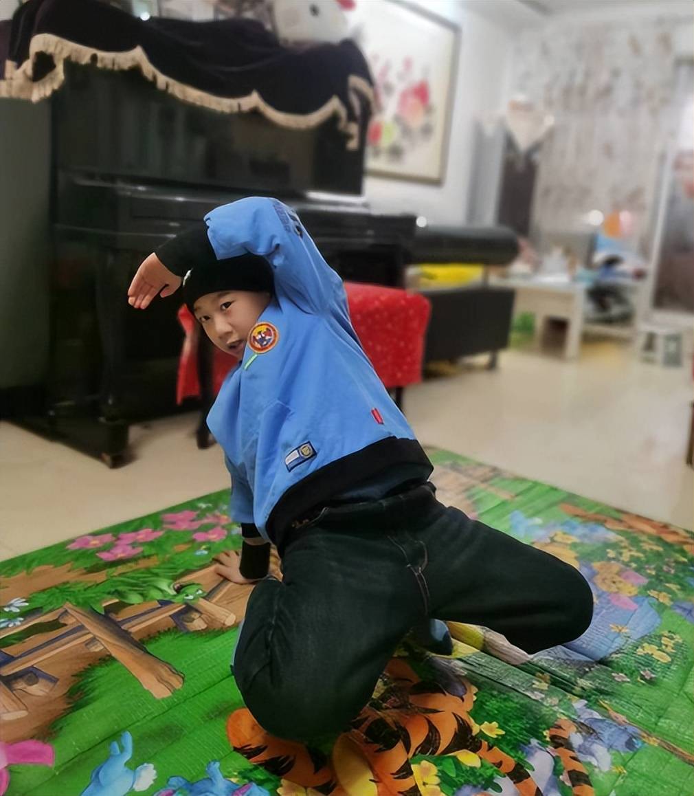 2022郑州市青少年霹雳舞选拔赛 宣传大使&人气冠军 徐梓航_街舞_孩子