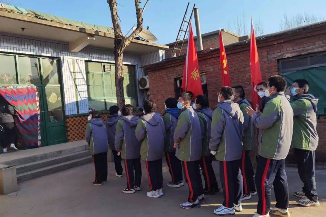 1月31日,徐水区民政局与徐水天源学校携手开展了"节前慰问送温暖 真情