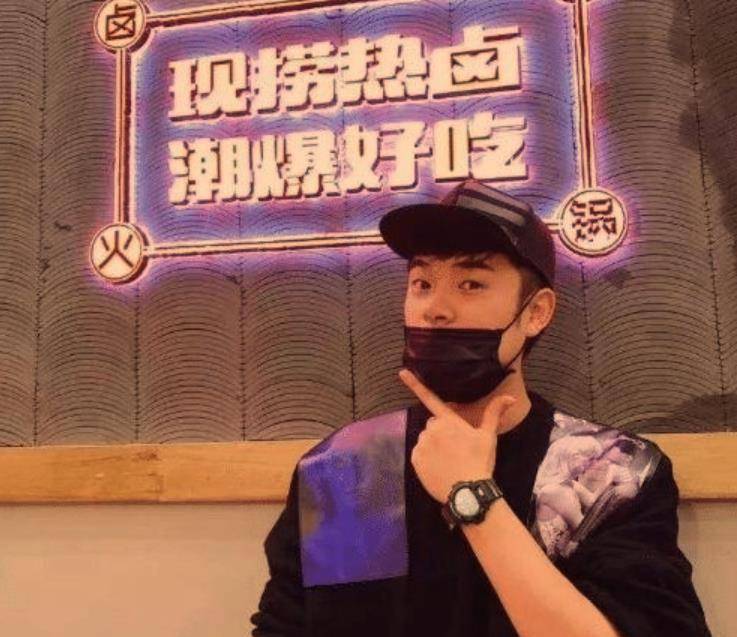 陈赫火锅店消费高于普通店子,为何却没人吐槽,原因很简单_郑恺_罗志祥