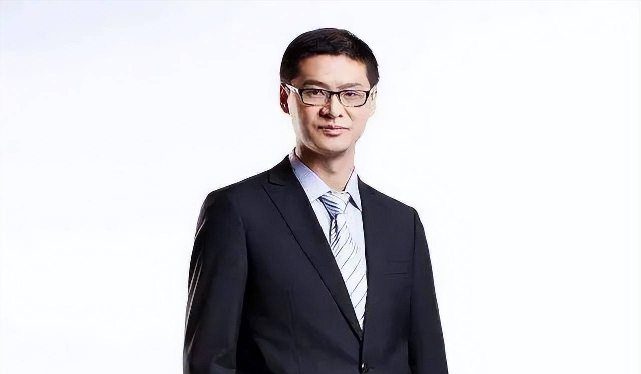 罗翔,法外疯子,政法界人称郭德纲,被骂一句话就退出网络_骆翔_老太太