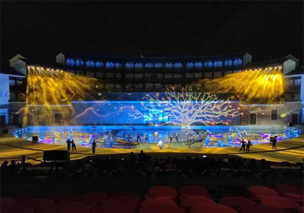 《原乡》实景演出成功首演,赢康科技用投影讲述客家故事_舞台_画面