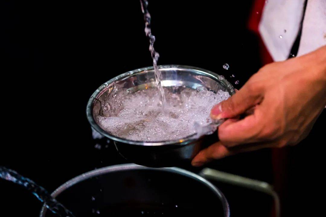 解读大曲酱香酒"七轮次取酒"的奥秘_vol_微生物_味道