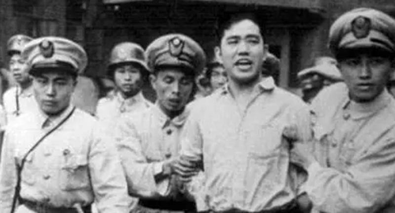 他是江青到延安后首先接触的人,为江青恢复党籍,叛变后成为少将 - 史海钩沉