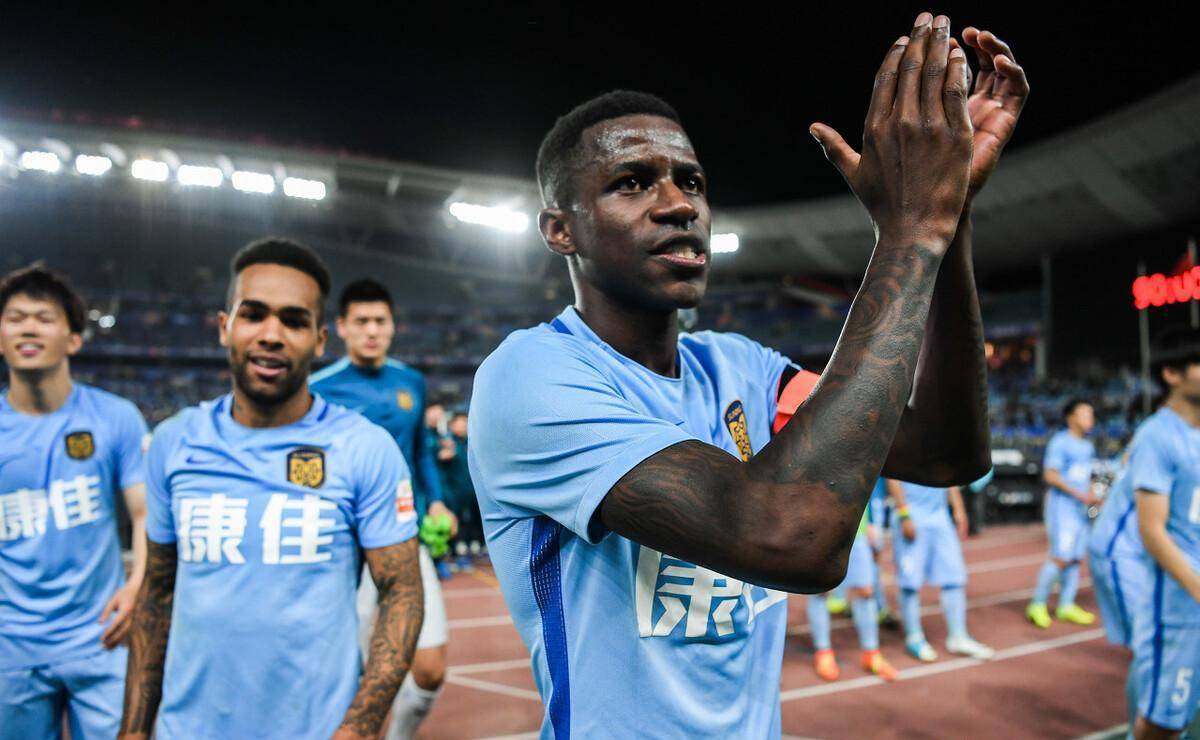 你的态度,山东鲁能泰山队有权让你无球可踢,你不知道拉米雷斯事件吗