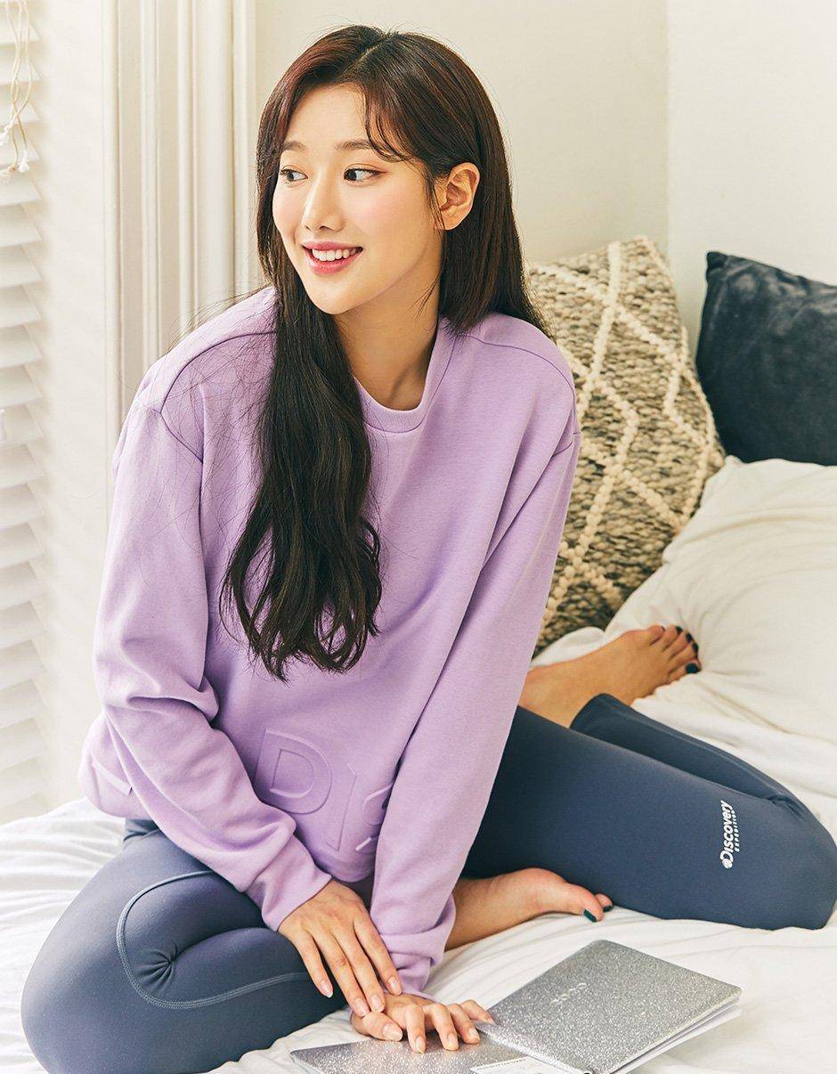 时尚不一定需要高挑的身材,李娜恩的时尚大片儿,肉肉的也挺好看_april