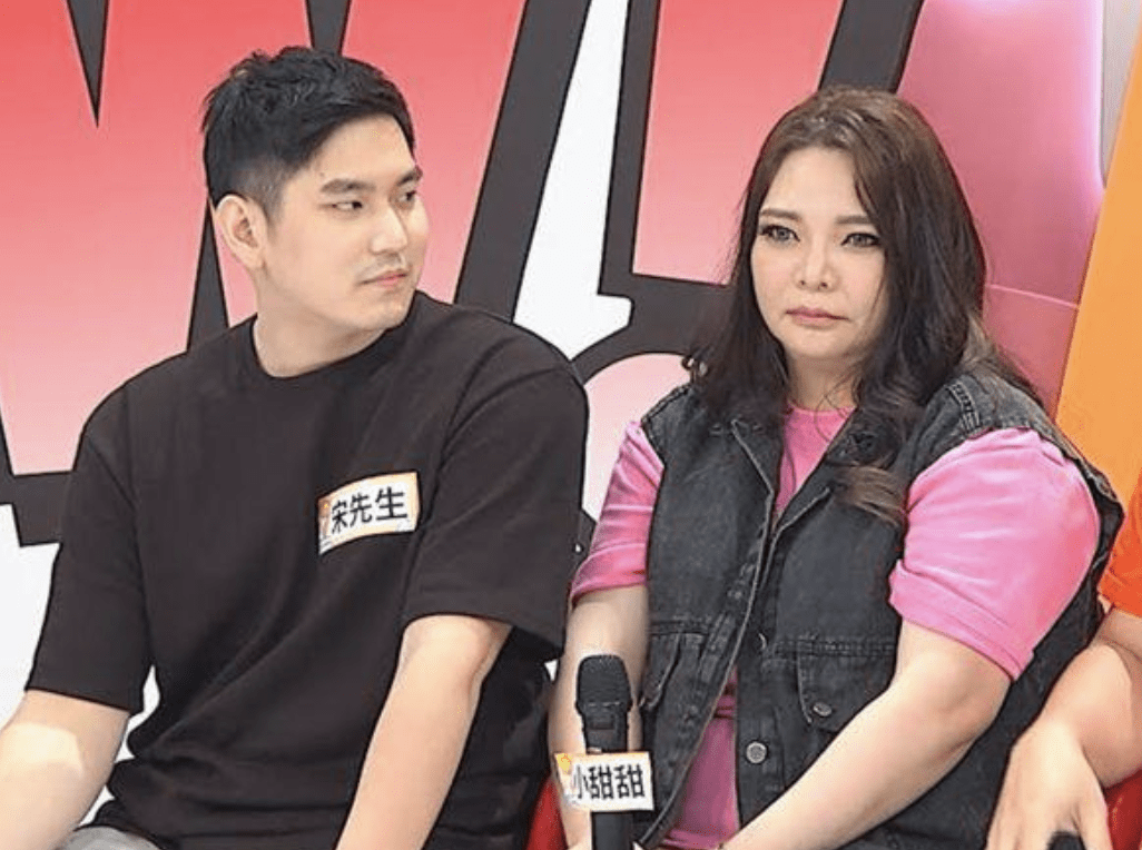 小s好友张可昀遭家暴,丈夫引以为傲,教1岁女儿女德,网友:活该_妻子