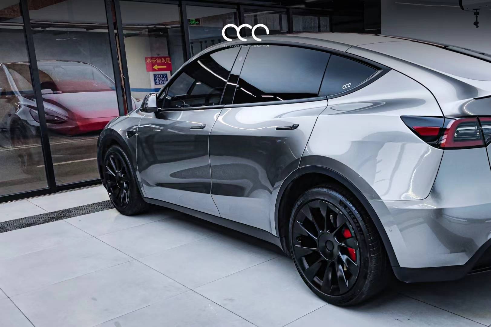 特斯拉model y漫彩改色膜pet液态金属银,散发雅致格调_全国