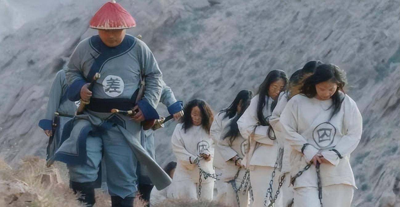 古代女囚发配千里,为何官差不怕累不怕路途艰辛,争抢押送的差事_流放