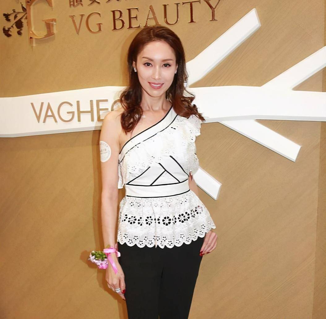 没想到在2009年,郭可盈,林文龙的经纪人汪子琦向八卦杂志曝光了夫妻