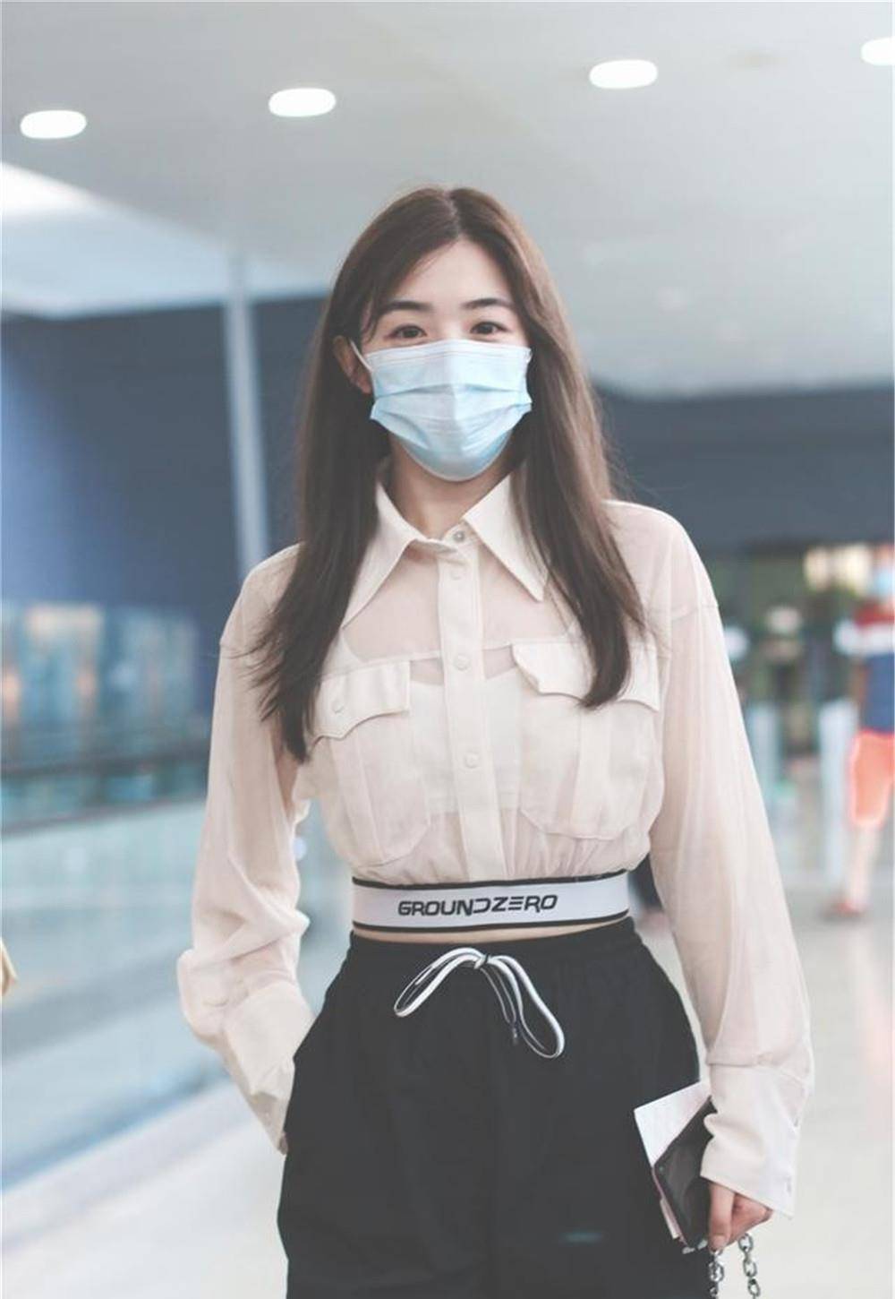 张含韵凭借自己的努力,一路过关斩将,冲刺到了成团之夜,就连李现和