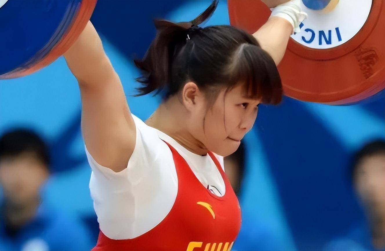 陈晓敏:11次打破世界纪录,曾被禁赛两年,退役后卖金牌得399万_训练