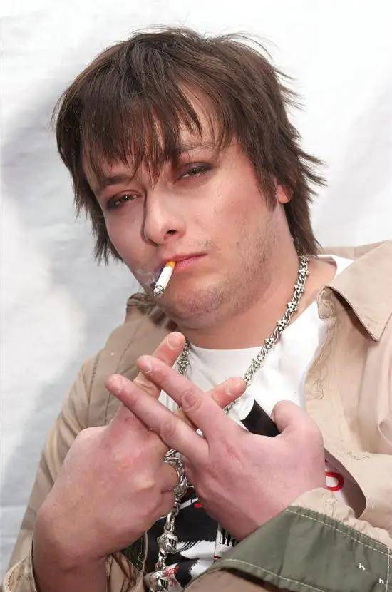 现在却成啤酒肚秃顶大叔_爱德华·弗朗_电影_生活