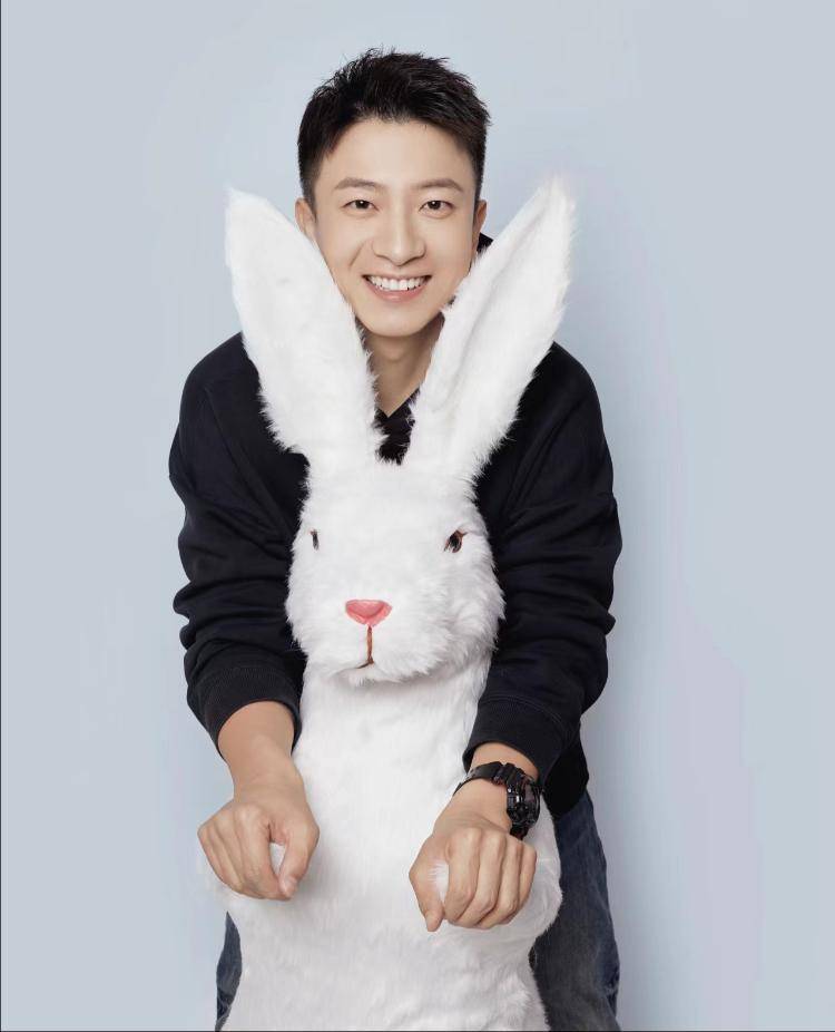 线上音乐会目前邀约艺人包括百万粉丝网红李茂达乐队,中国好声音山东