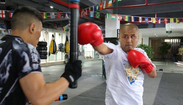 武林红人徐疯子晒出太极雷雷师徒的对话,两师徒互骂让人意外!