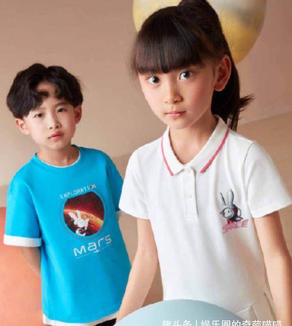 易烊昱华才是"整容式"长大,小时候其貌不扬,如今比哥哥还帅!