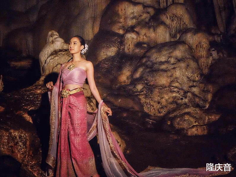 《三面娜迦》:略带遗憾的感情刻画,彰显了人心的险恶_故事_村民_情节