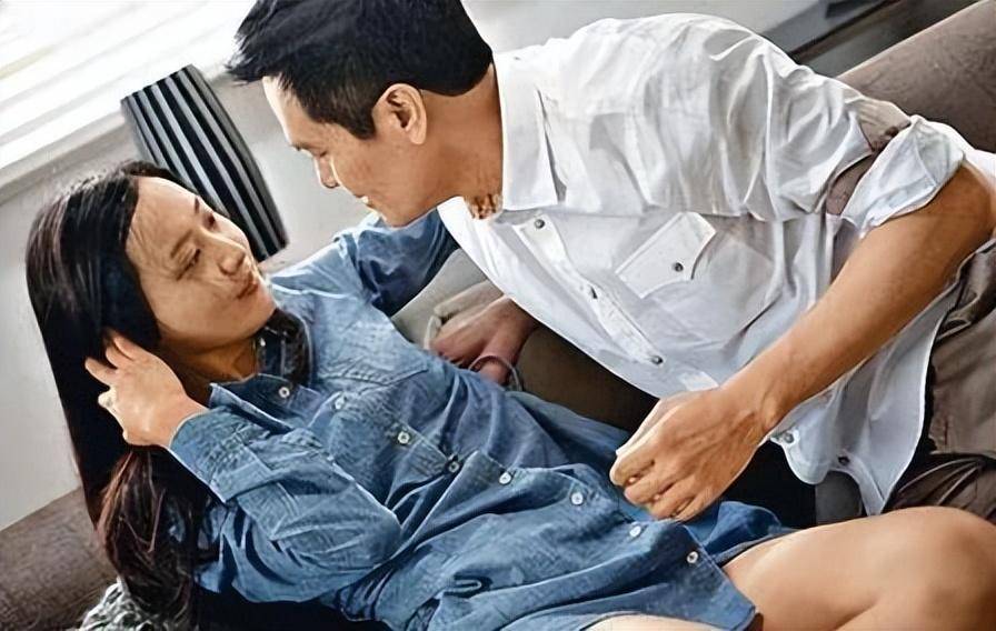 距离陈法拉上一次参演港产片已经是2013年与林家栋合作的《奇幻夜》