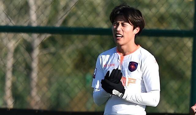 都曾是球队重点培养对象_吴星宇_青岛海牛队_赛季