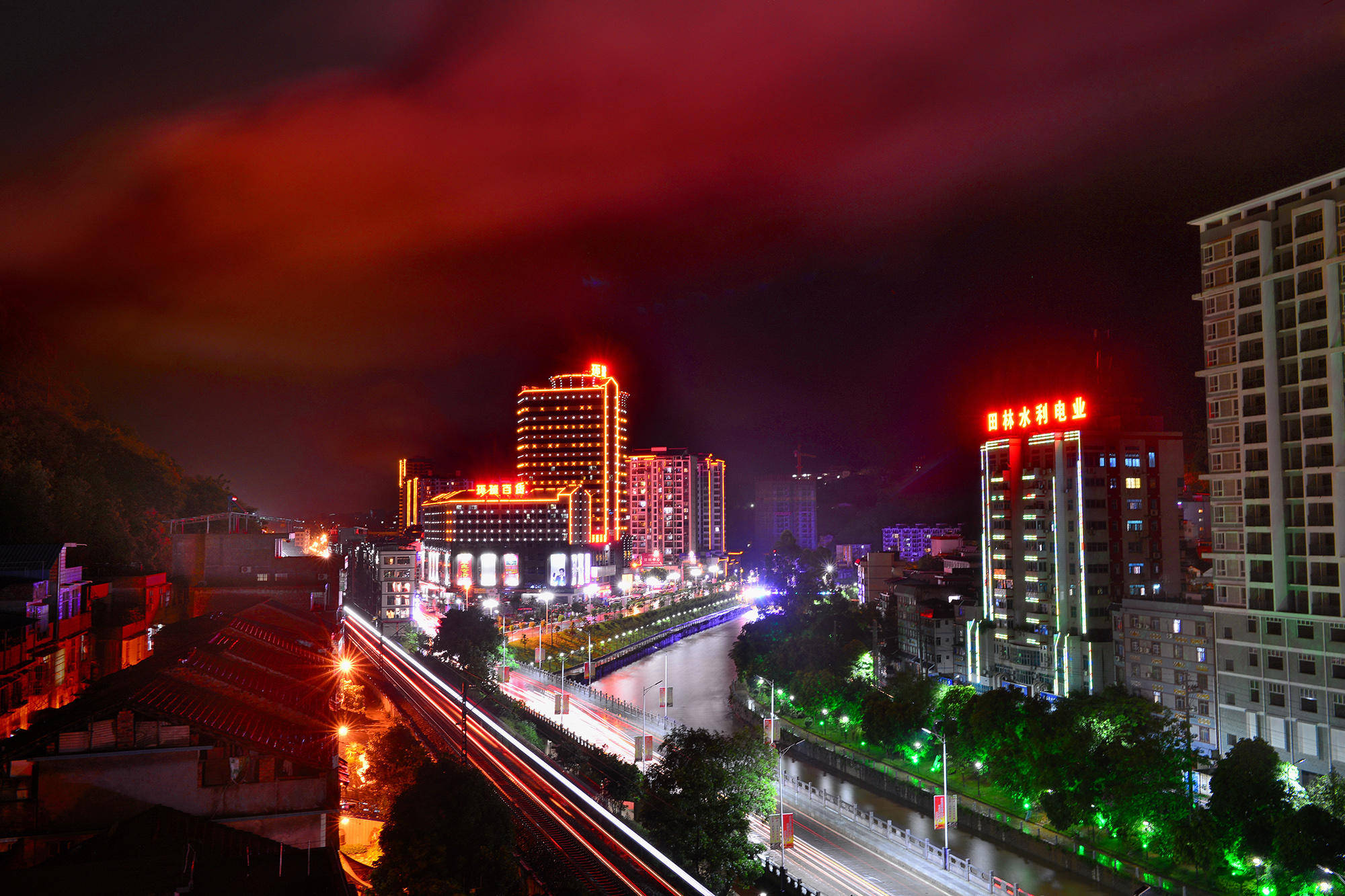 这个神秘的县就是田林县,是身在广西西北部地区之中的一个县城.