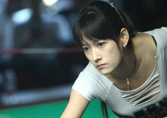 台球女神颜值比肩潘晓婷,曾拒绝富豪的示爱,如今41岁无人问津_何心如