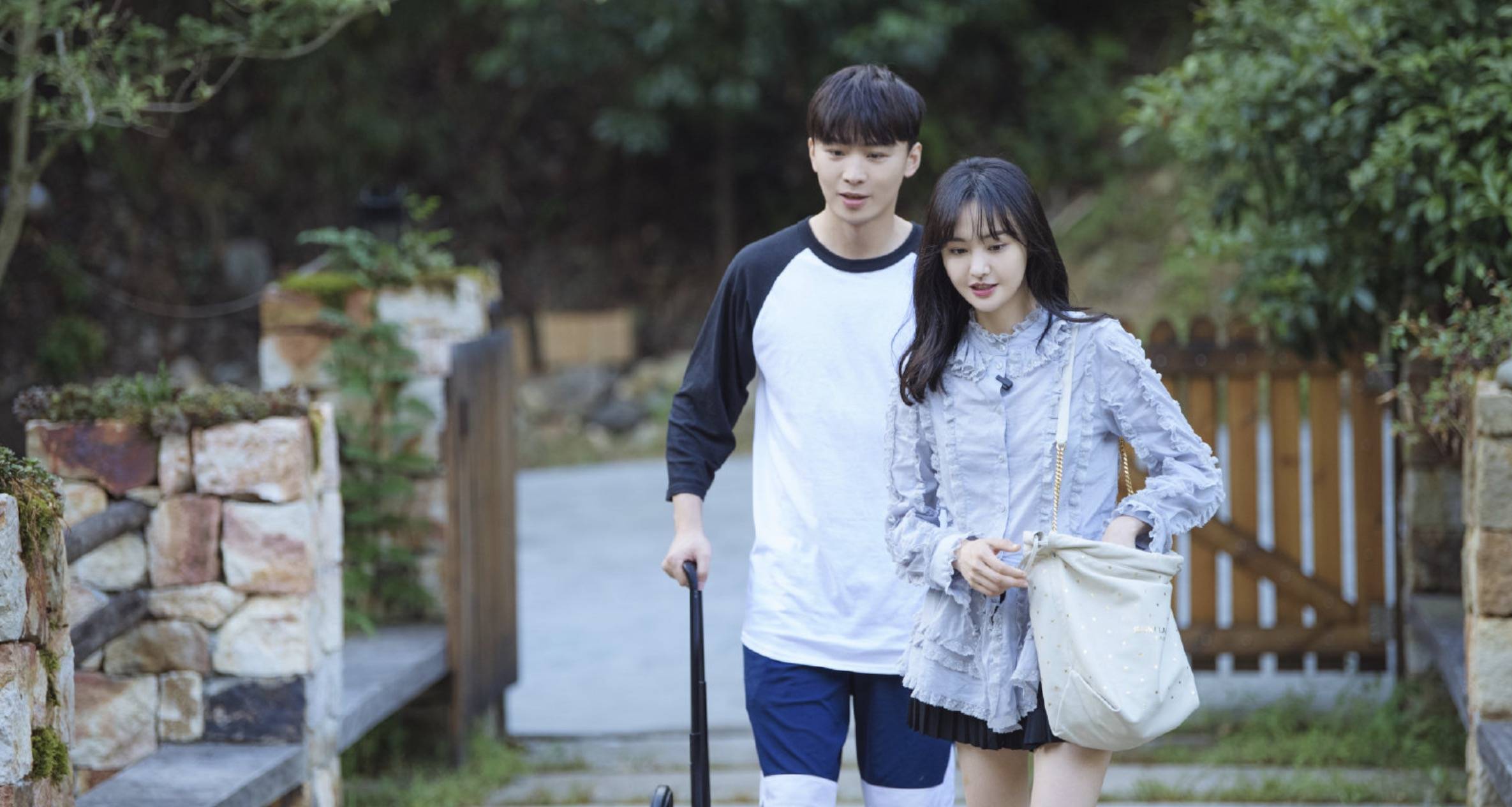 郑爽发律师函否认虐童,孩子正和她快乐生活,斥张恒败诉后污蔑她_舆论