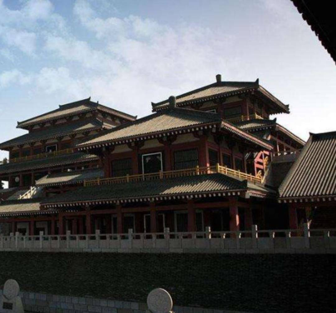 (北齐宫殿)北齐王朝的开国皇帝,齐文宣帝高洋是个很爱喝酒的人.