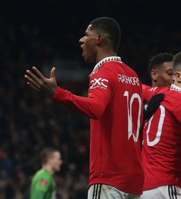 我对他今天的表现并不感到惊讶,他正在成为曼联的关键球员之一.