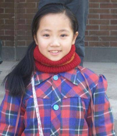 《金婚》正式出道,她在剧中饰演的是童年时期的佟燕妮