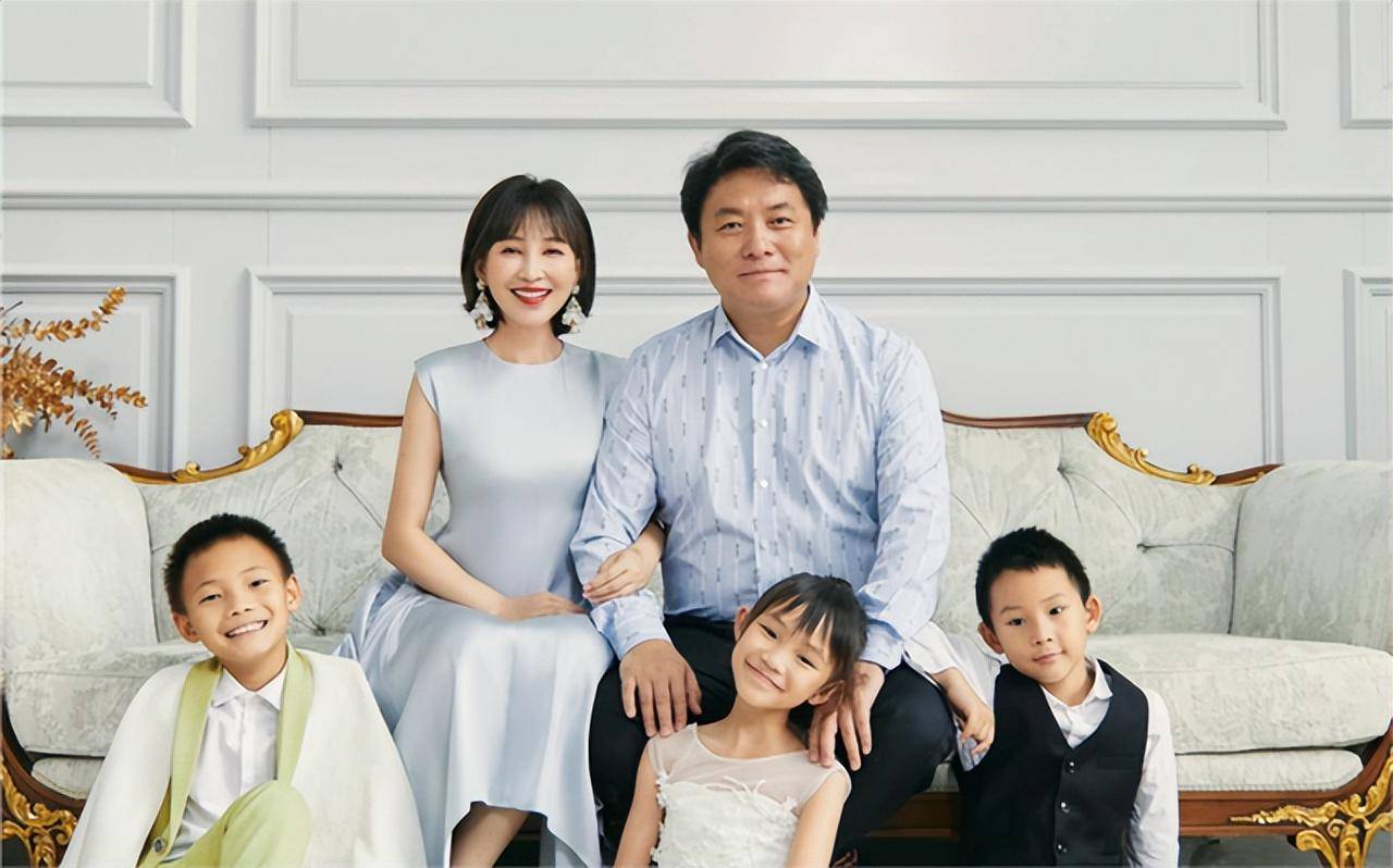 郭靖宇靠"骗术"拿下美妻,质疑白玉兰奖,只因其看不上李雪健?