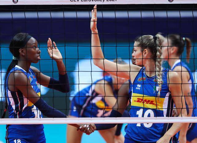 女排夺冠热门横扫,朱婷恩师赢了,多支劲旅赢球_比赛_白俄罗斯队