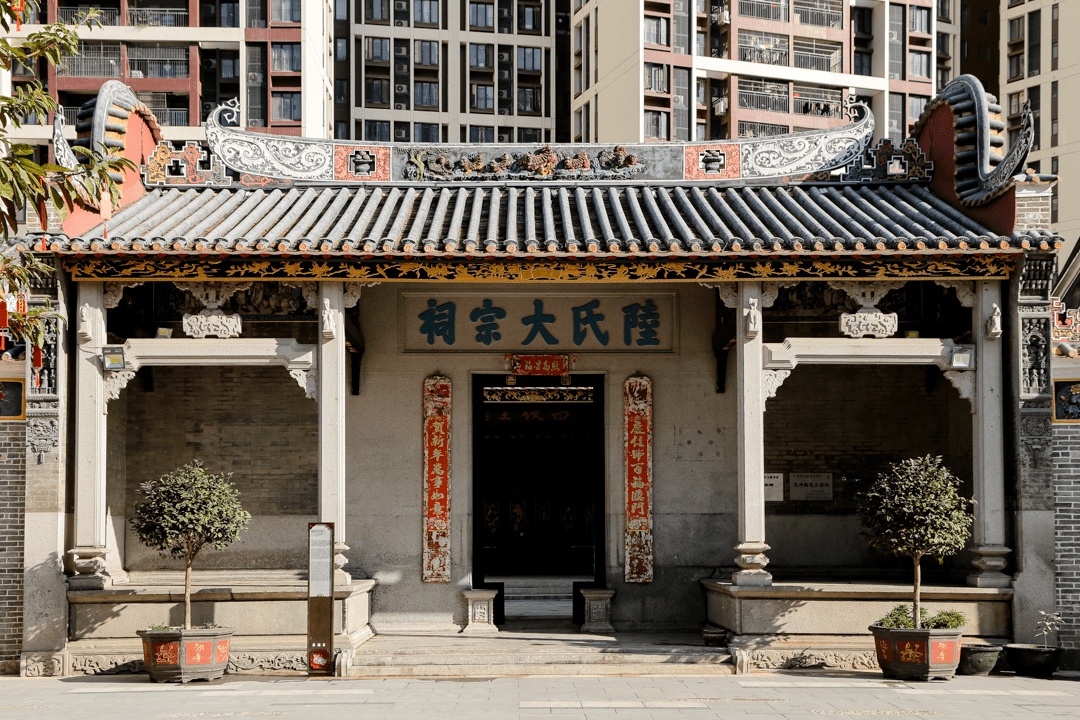 村里最大的祠堂陆氏大宗祠,距今已经有三百多年的历史.