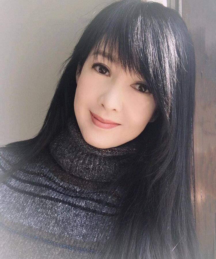 盘点港产50 岁冻龄女星!