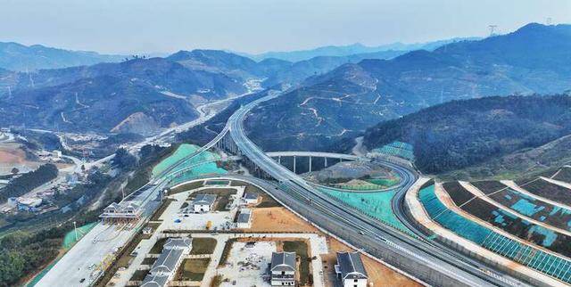 田西高速公路今日正式通車廣西實現