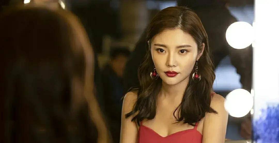 凭身材稳坐"网大一姐",徐冬冬又出新片,4位女演员全员时尚_电影_王晶