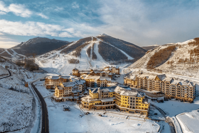 在这个滑雪新热门目的地,滑雪正成长为生活方式_崇礼_雪场_塞北