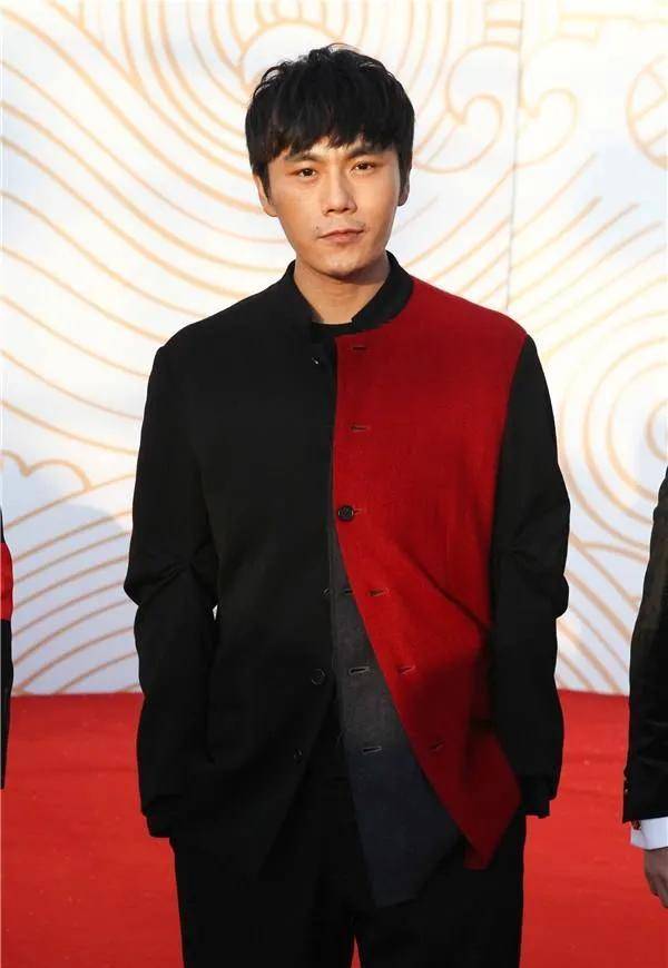 伊能静比秦昊大十岁,当年秦妈不反对吗?秦妈的回答直戳大众的心