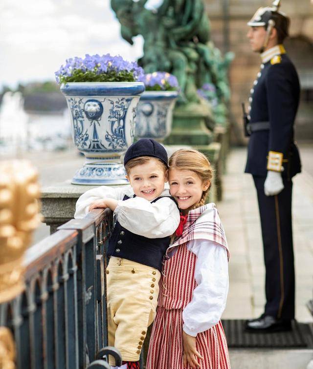 瑞典小王子"愤怒鸟"神情超圈粉,笑起来超可爱_奥斯卡_小公主_维多利亚
