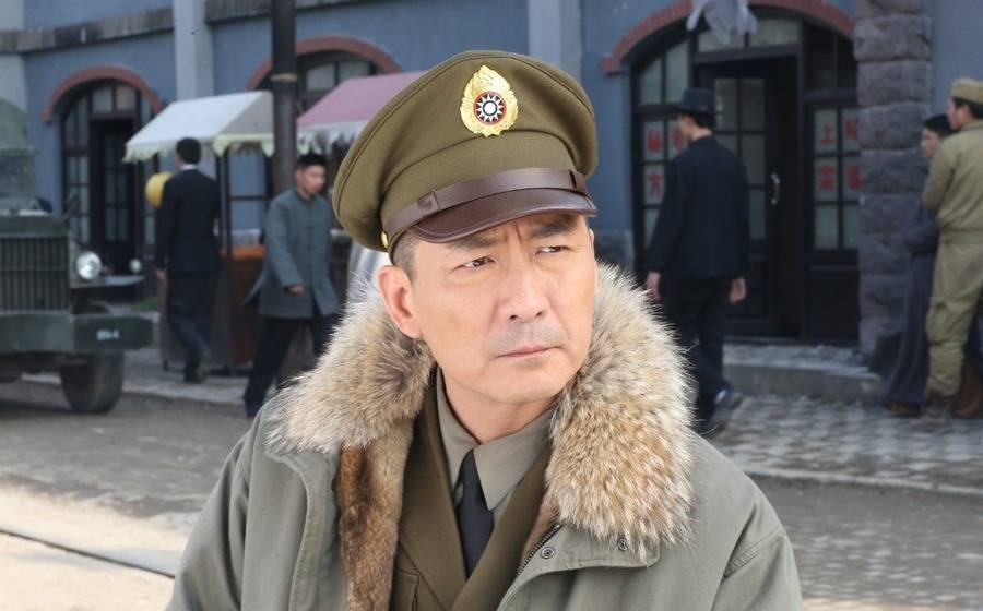 同是抗日神剧,《亮剑3》被下架,"半人半鬼"的燕双鹰却受欢迎_观众