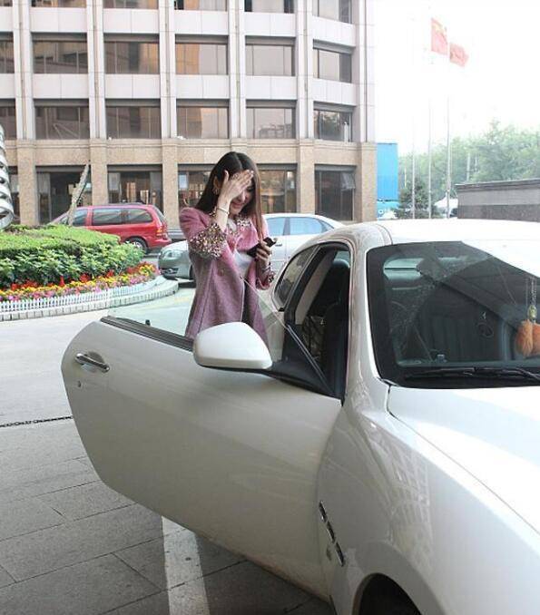 找"yuwei"的醉驾玛莎拉蒂女司机:一个行长的助理,出现在领导栏中?