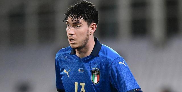 因为,与波兰之战本来是博努奇的国家队百场里程碑战,不过33岁的尤文