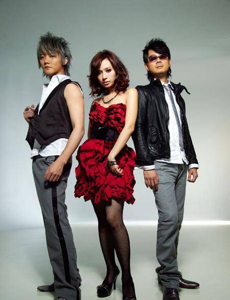 飞儿乐队新主唱lydia首次现身,原主唱faye签约新东家_lydia_faye_韩睿