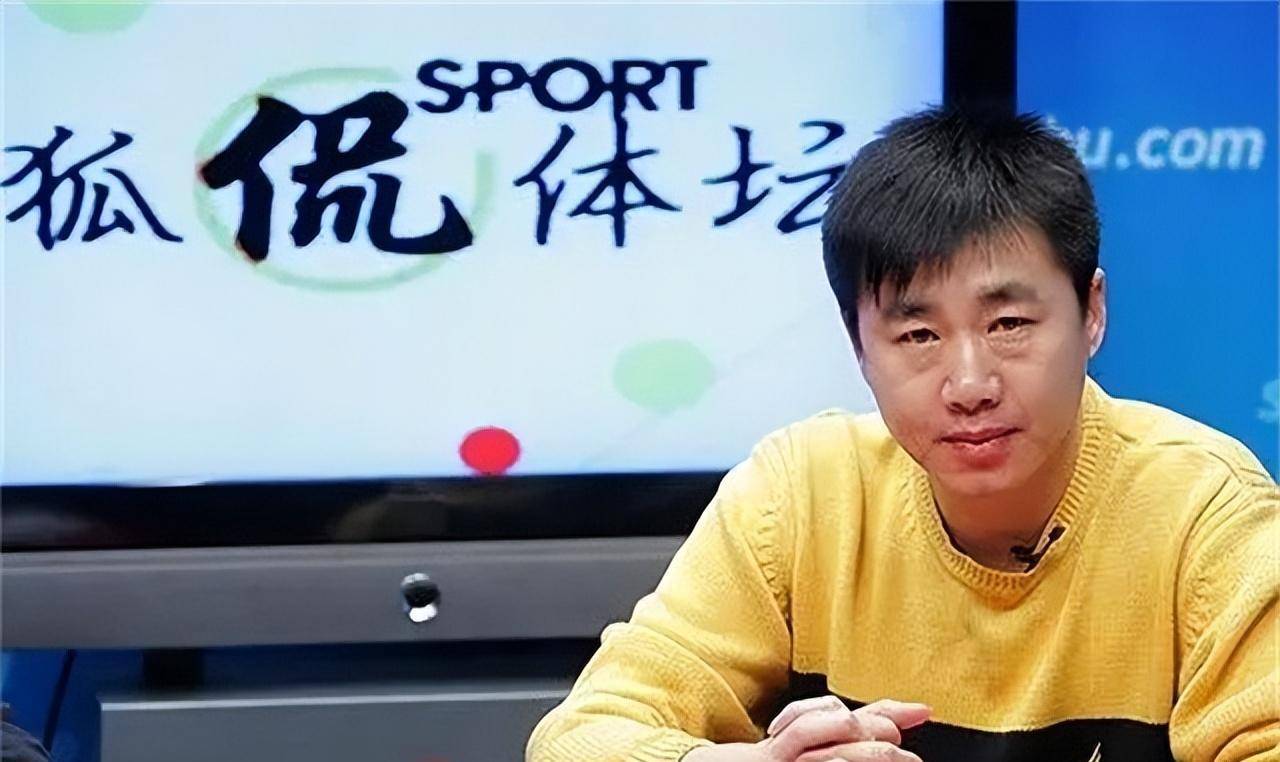 著名央视主持人陶伟,2012年去青岛旅游猝死,生命终止在46岁_足球运动