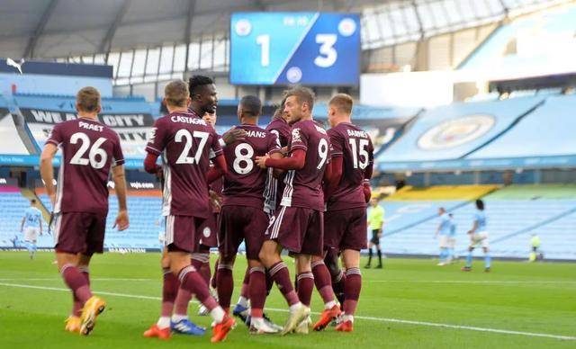 一场5-2让曼城崩盘遭首败,神锋上演帽子戏法_瓦尔迪_禁区_破门